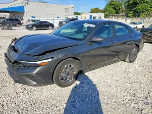 Hyundai Elantra SEL 2.0L 4 2024