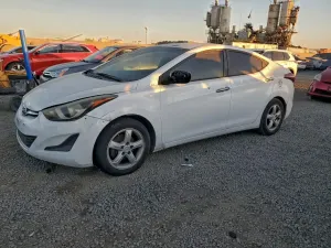 Hyundai Elantra SE 1.8L 4 2015