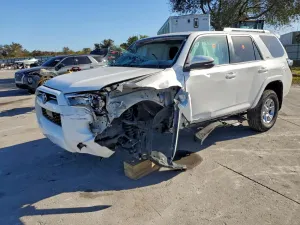 Toyota 4Runner SR5 4.0L 6 2021