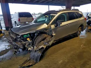 Subaru Outback 3.6L 6 2018