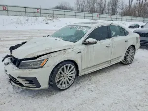 Volkswagen Passat SE R-LINE 2.0L 4 2019