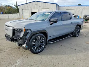 GMC Sierra DENALI 2025