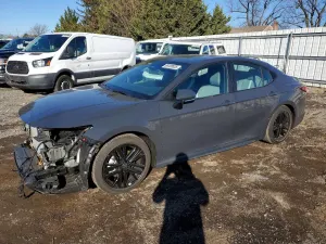 Toyota Camry XSE 2.5L 4 2025