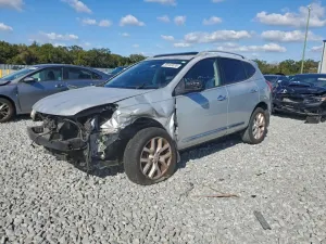 Nissan Rogue S 2.5L 4 2013