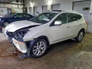 Nissan Rogue S 2.5L 4 2013