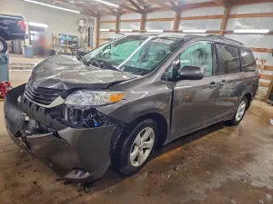 Toyota Sienna LE 3.5L 6 2012