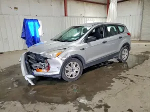 Ford Escape S 2.5L 4 2015