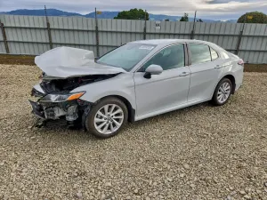 Toyota Camry LE 2.5L 4 2022