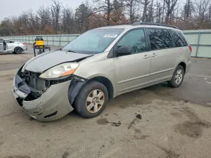 Toyota Sienna CE 3.3L 6 2006