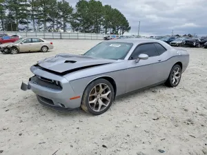 Dodge Challenger 3.6L 6 2015