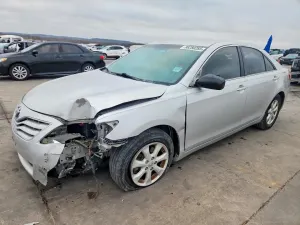 Toyota Camry BASE 2.5L 4 2011