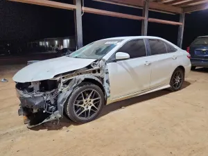 Toyota Camry LE 2.5L 4 2016