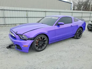 Ford Mustang 3.7L 6 2013