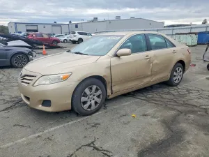 Toyota Camry BASE 2.5L 4 2011