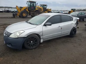 Nissan Altima BASE 2.5L 4 2012