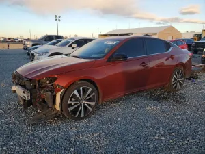 Nissan Altima SR 2.5L 4 2020