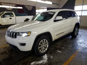 Jeep Grand Cherokee LAREDO 3.6L 6 2021