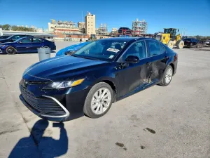 Toyota Camry LE 2.5L 4 2021