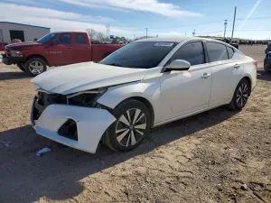 Nissan Altima SV 2.5L 4 2021