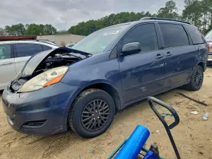 Toyota Sienna CE 3.5L 6 2009