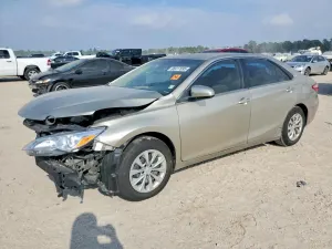 Toyota Camry LE 2.5L 4 2017
