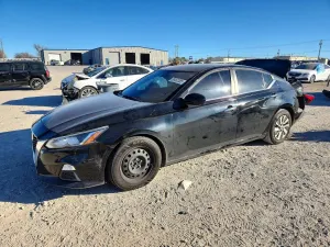 Nissan Altima S 2.5L 4 2020