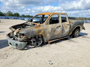 RAM 1500 SLT 5.7L 8 2016