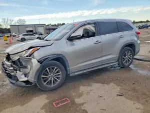 Toyota Highlander SE 3.5L 6 2017