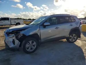 Toyota Rav4 XLE 2.5L 4 2025