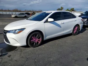 Toyota Camry LE 2.5L 4 2017