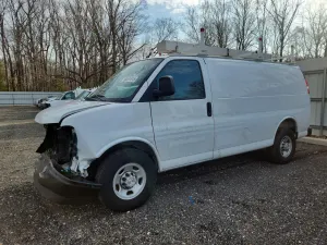 Chevrolet Express 6.6L 8 2025