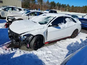 Hyundai Elantra 2.0L 4 2025