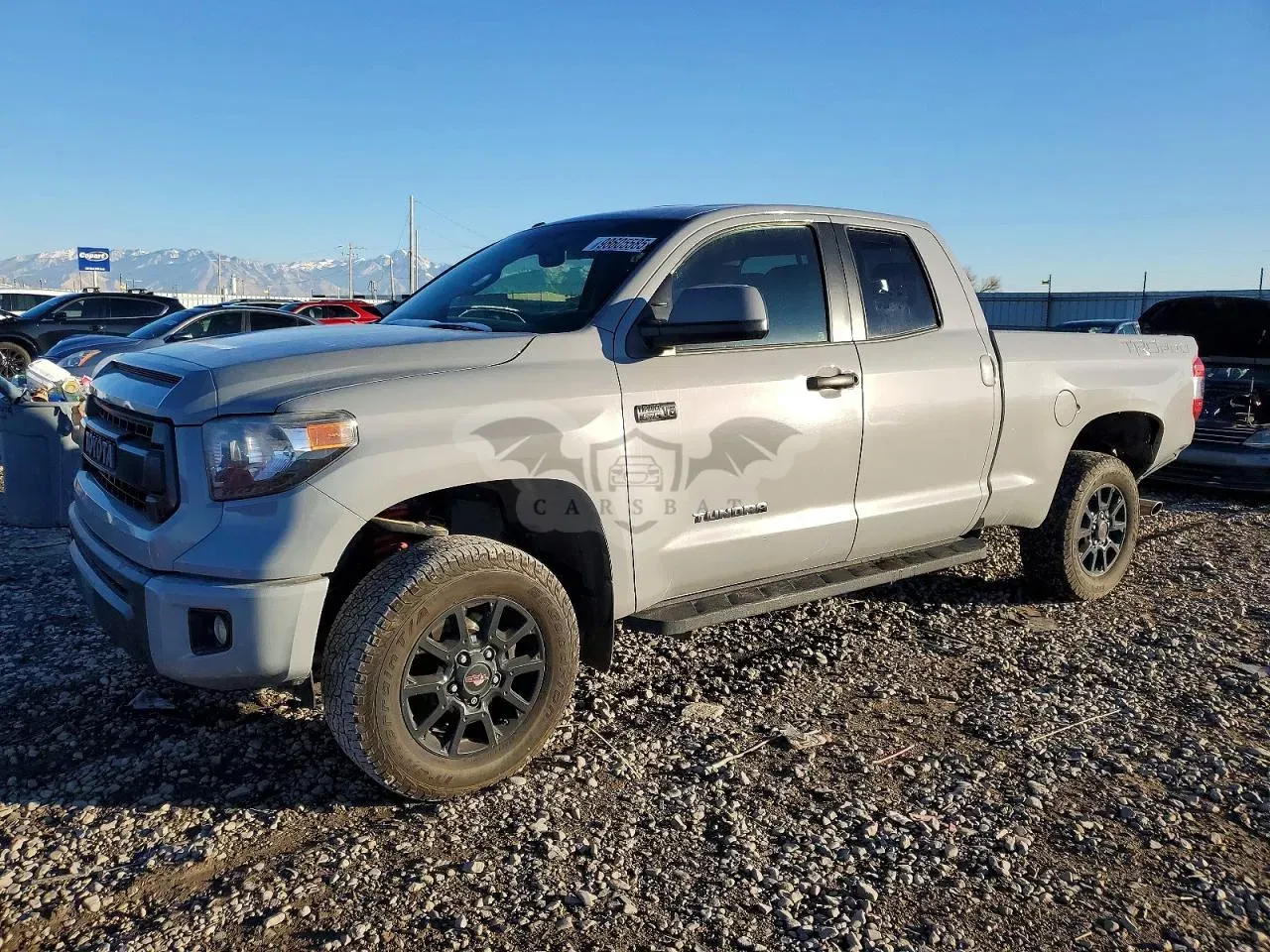 Toyota Tundra DOUBLE CAB SR 5.7L 8 2017