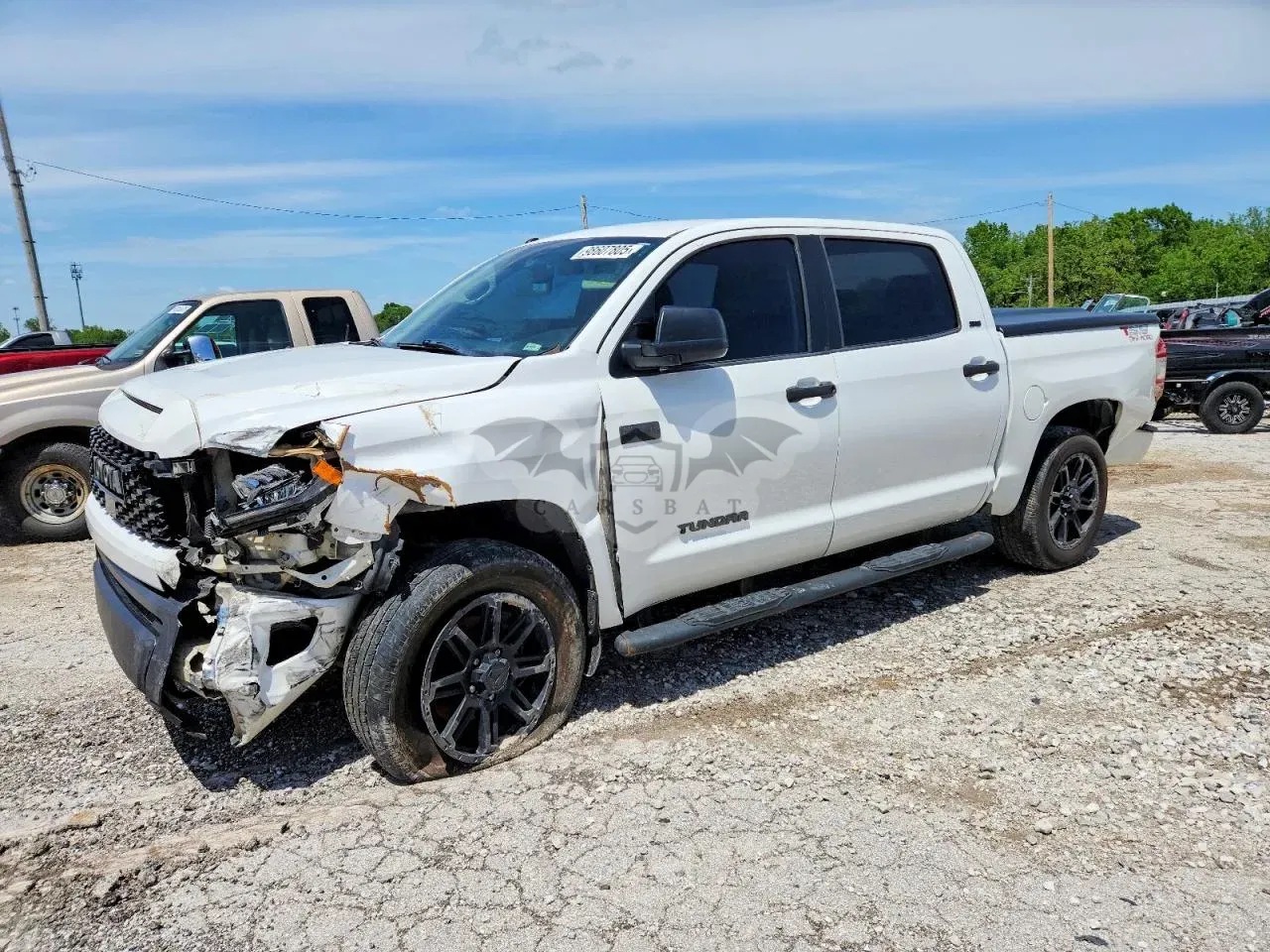 Toyota Tundra CREWMAX SR5 5.7L 8 2018