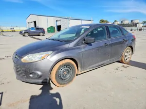 Ford Focus S 2.0L 4 2013