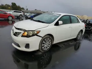 Toyota Corolla BASE 1.8L 4 2013