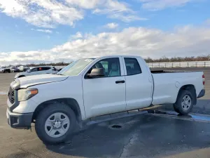 Toyota Tundra DOUBLE CAB SR 5.7L 8 2018