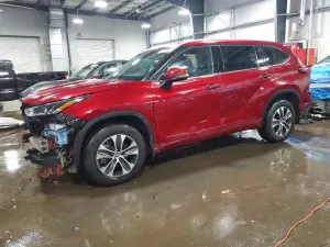 Toyota Highlander XLE 3.5L 6 2022