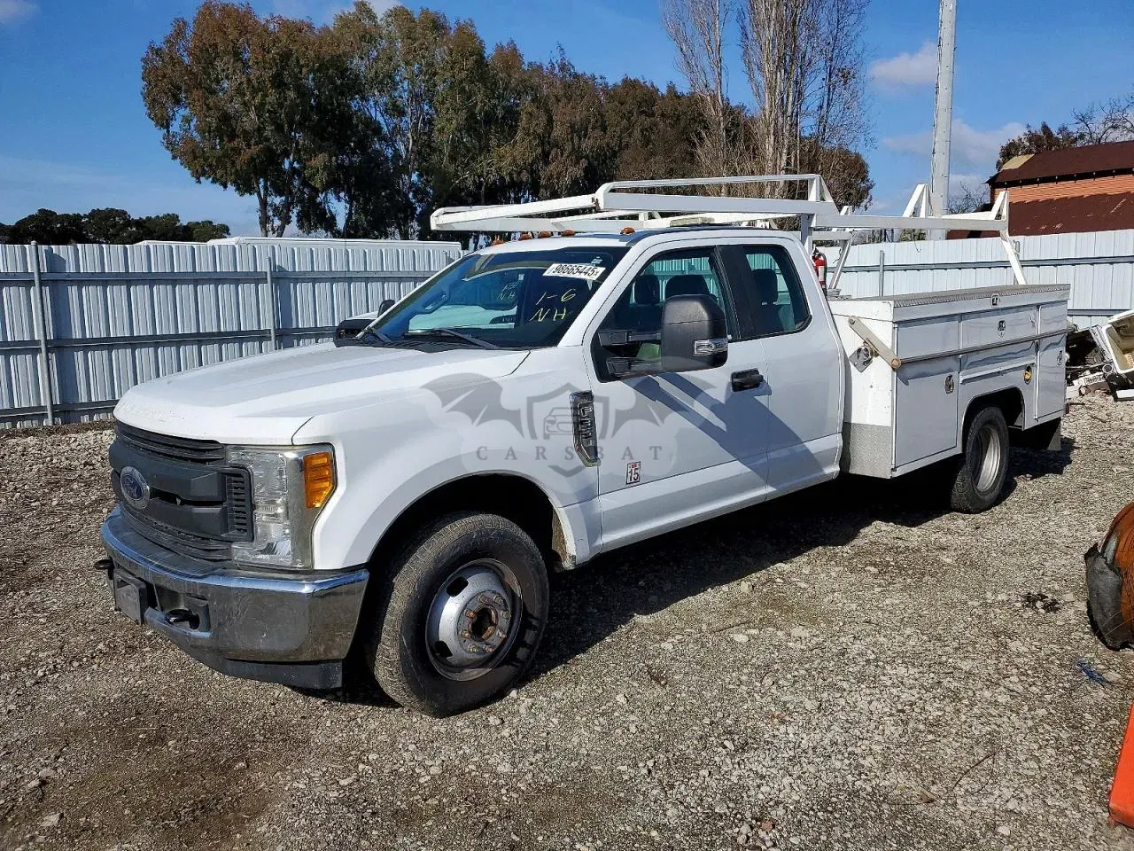 Ford F-350 SUPER DUTY 6.2L 8 2017