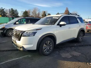 Nissan Pathfinder SV 3.5L 6 2024