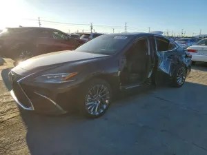 Lexus ES 300H BASE 2.5L 4 2024