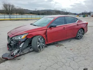 Nissan Altima SR 2.5L 4 2020