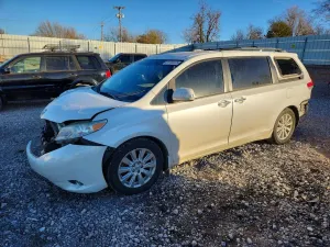 Toyota Sienna 3.5L 6 2013