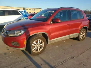 Volkswagen Tiguan S 2.0L 4 2015