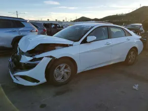 Hyundai Elantra SE 2.0L 4 2025