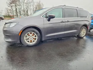 Chrysler Pacifica LX 3.6L 6 2017