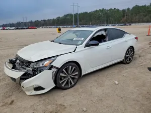 Nissan Altima SR 2.5L 4 2021