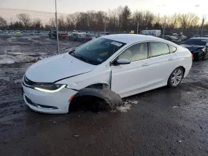 Chrysler 200 LIMITED 2.4L 4 2015