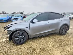 Tesla Model Y 2025