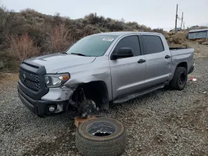 Toyota Tundra CREWMAX SR5 5.7L 8 2021